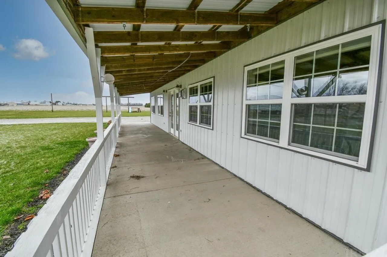 109 S Howard St - Photo 2 of 21