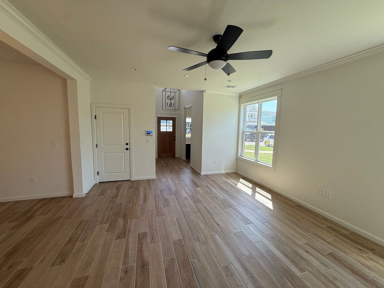 701 Montauk Way - Photo 7 of 44