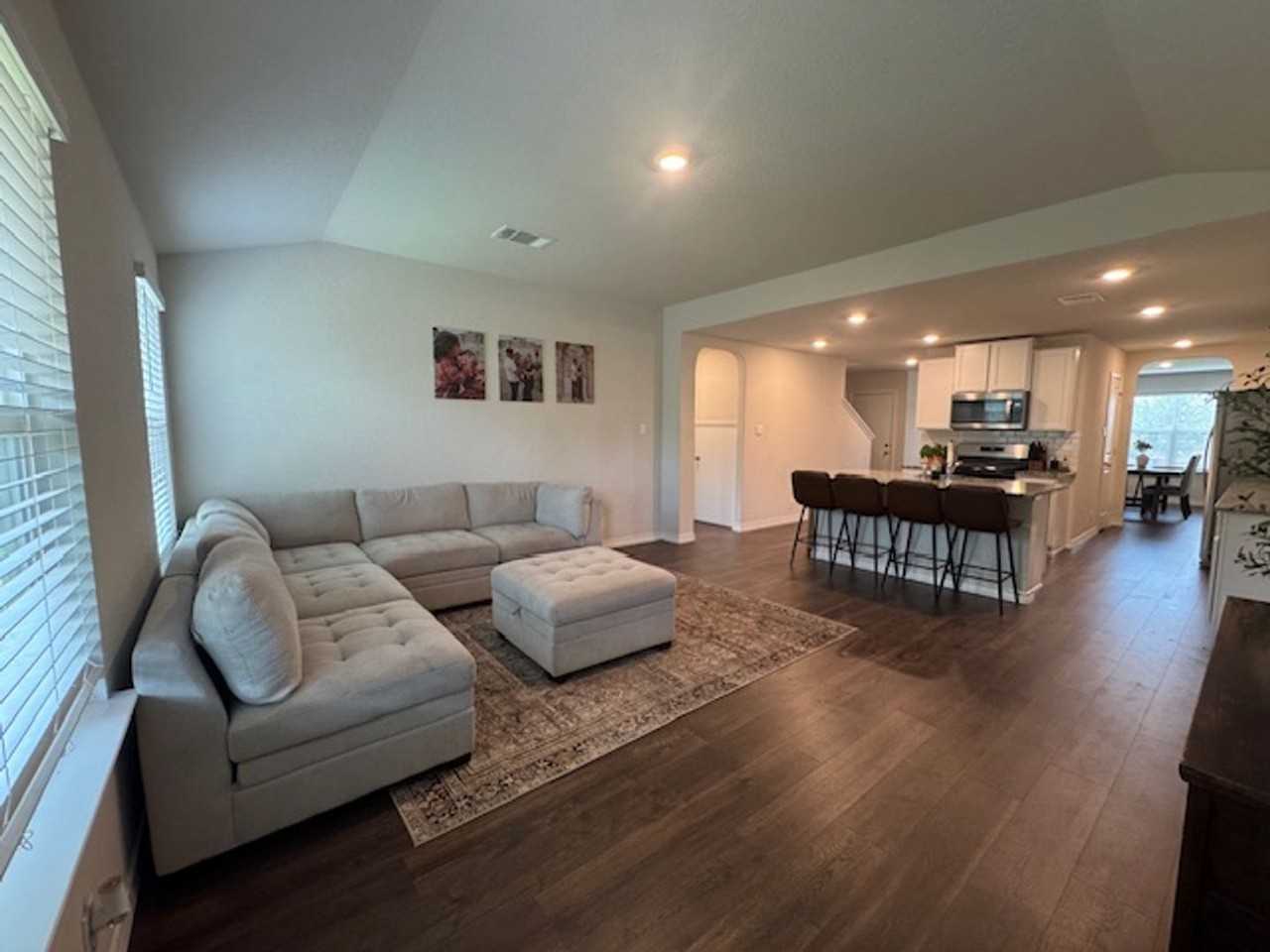 222 Grey Woodpecker - Photo 7 of 36