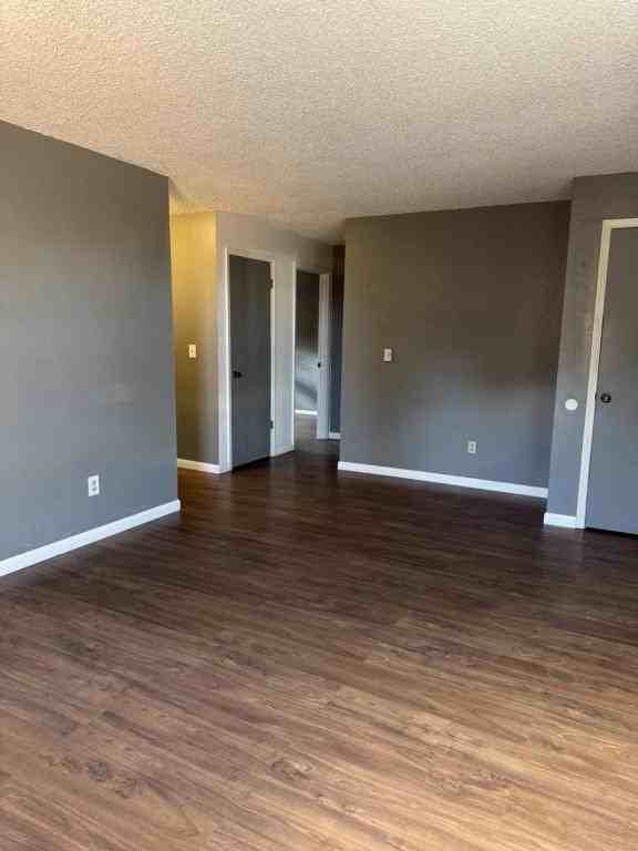 490 Se Kohler Ct - Photo 2 of 7