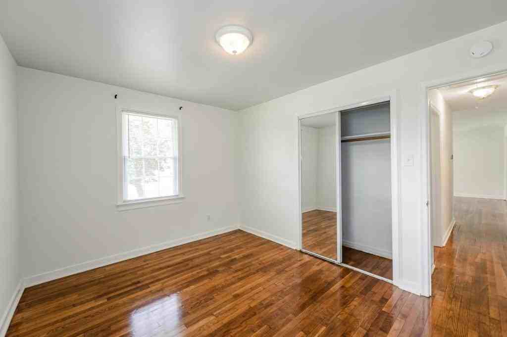 9507 Stockbridge Dr - Photo 4 of 50