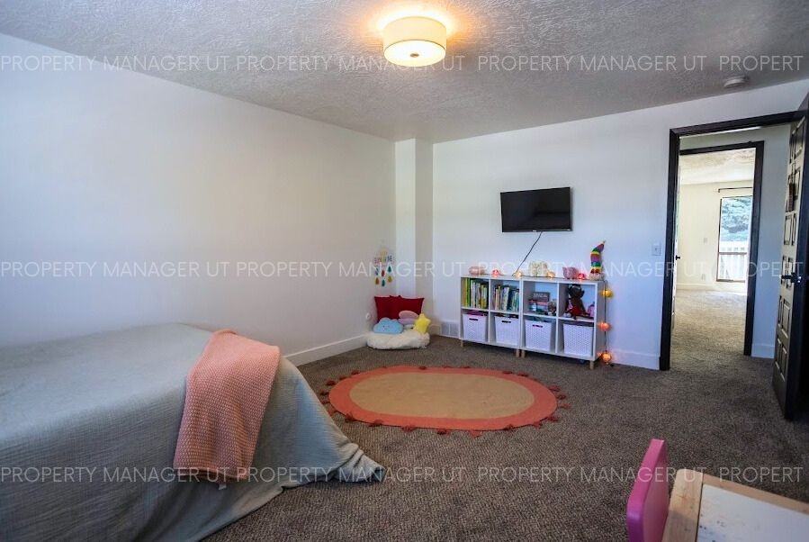 4424 W Skye Dr #MAIN - Photo 7 of 30