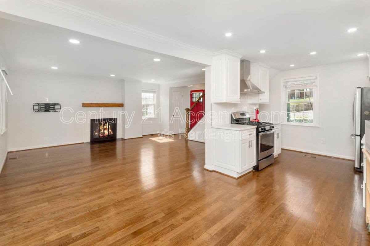 5026 23rd St S - Photo 3 of 10