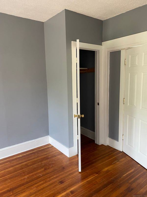 117 Sherwood Ave - Photo 3 of 15