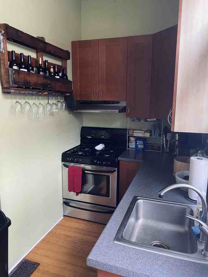 734 N Taylor St - Photo 2 of 20