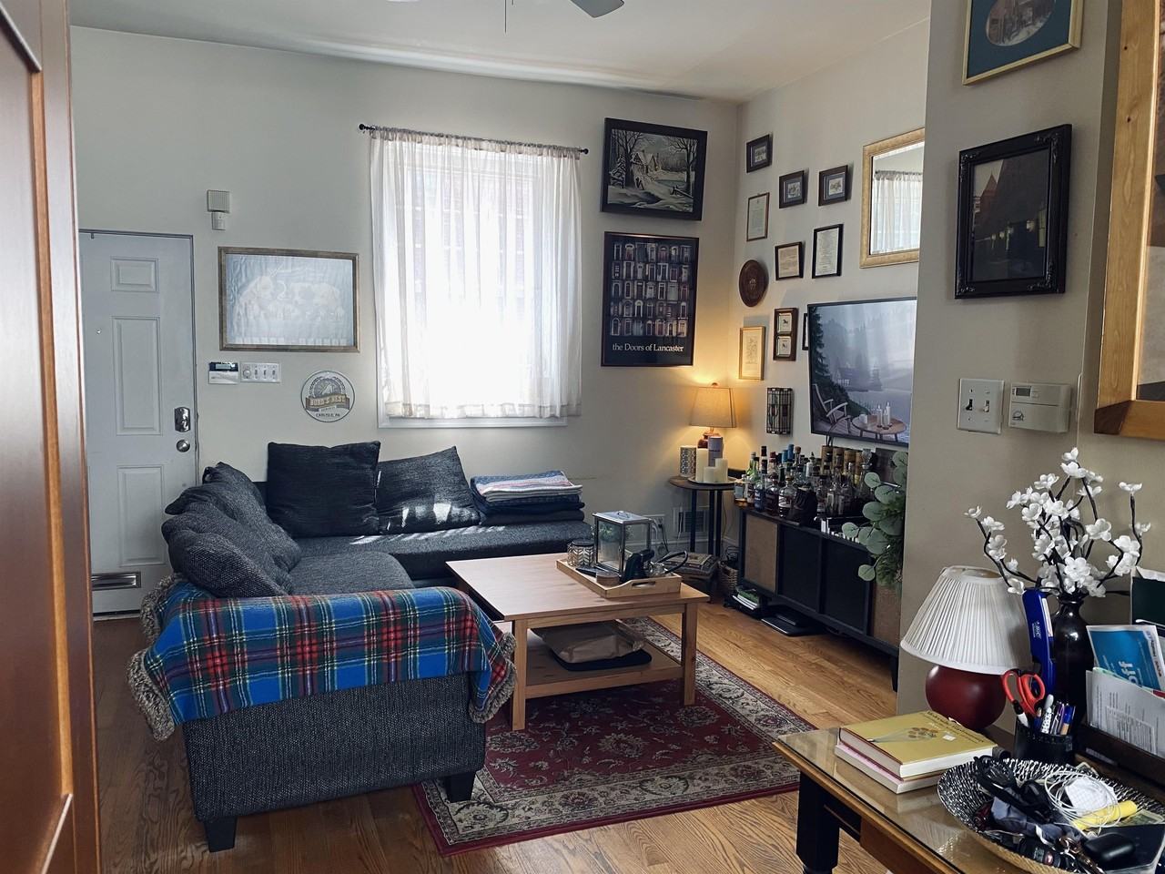 734 N Taylor St - Photo 5 of 20