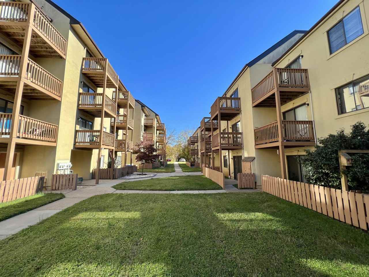 1002 Linden Ave #S204