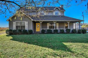 featured image of 1704 Frog Pond Rd