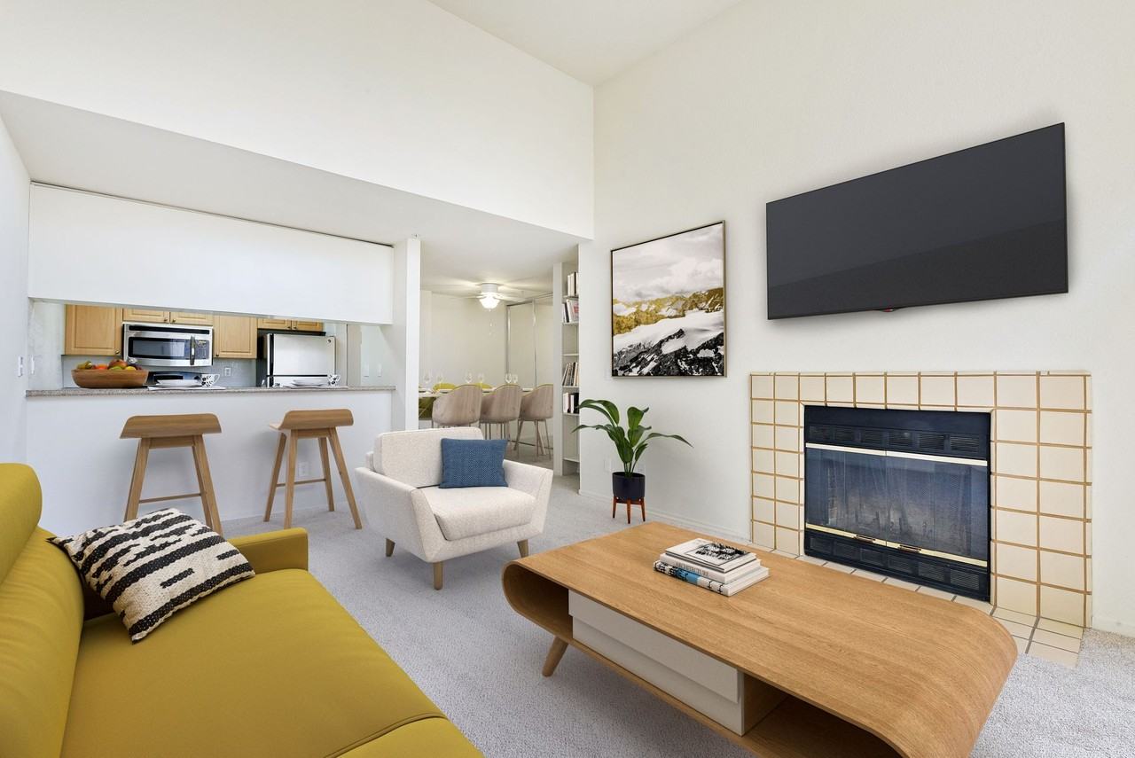 1357 CREEKSIDE DRIVE - Photo 4 of 5