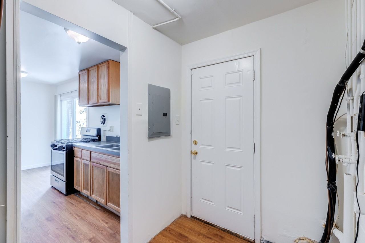 3357 Dill Ave - Photo 5 of 24