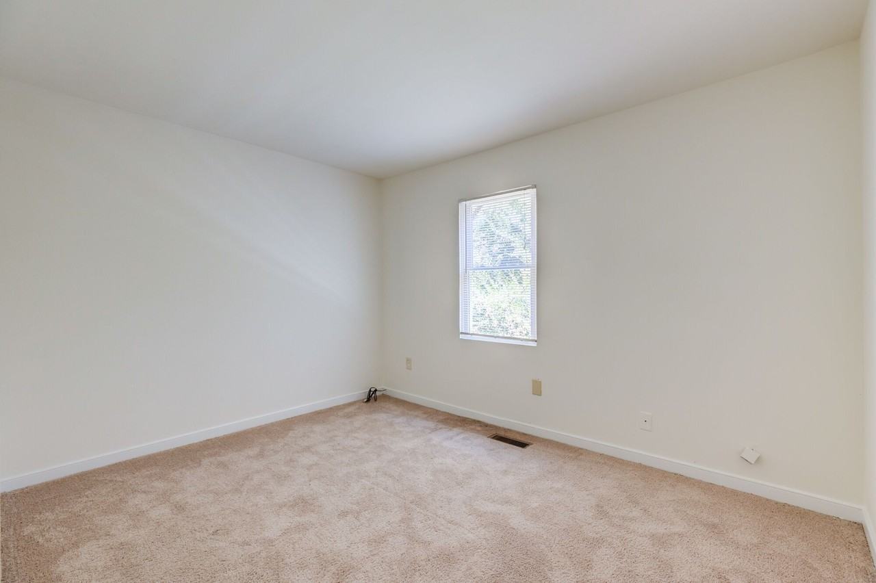 3357 Dill Ave - Photo 4 of 24