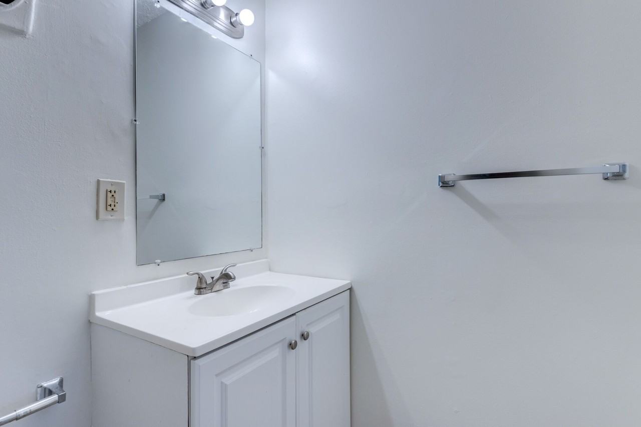 3357 Dill Ave - Photo 7 of 24