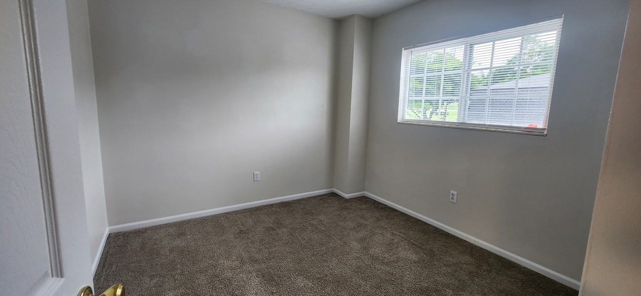 1429 Missouri Ave - Photo 2 of 13