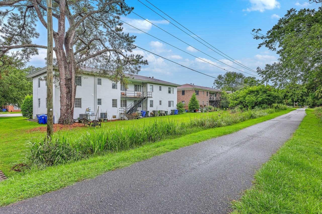 652 Windermere Blvd - Photo 6 of 17