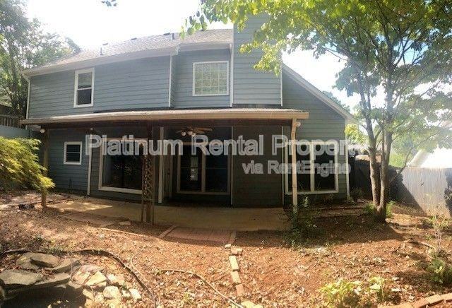 740 Trellis Pond Ct - Photo 3 of 50