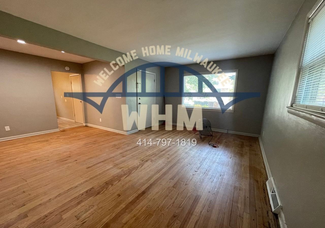4054 N 68th St - Photo 3 of 16