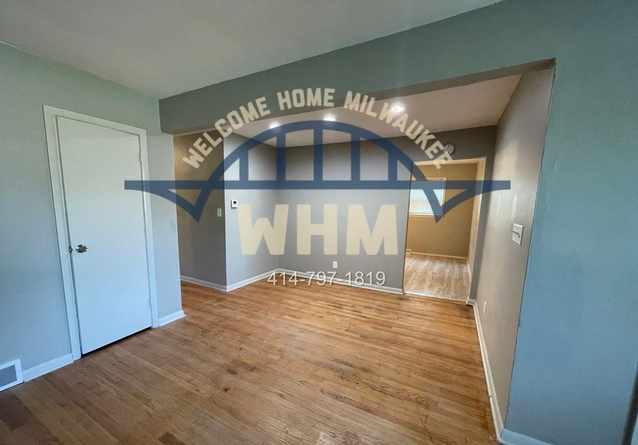 4054 N 68th St - Photo 4 of 16