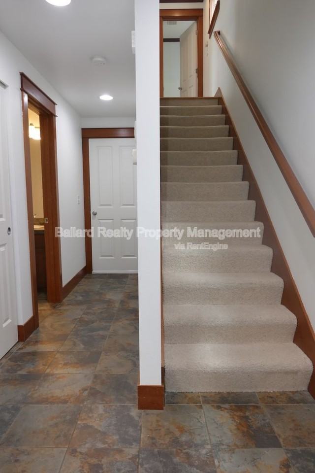913 Nw 51st St - Photo 2 of 24