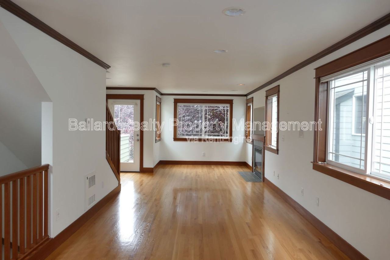 913 Nw 51st St - Photo 3 of 24