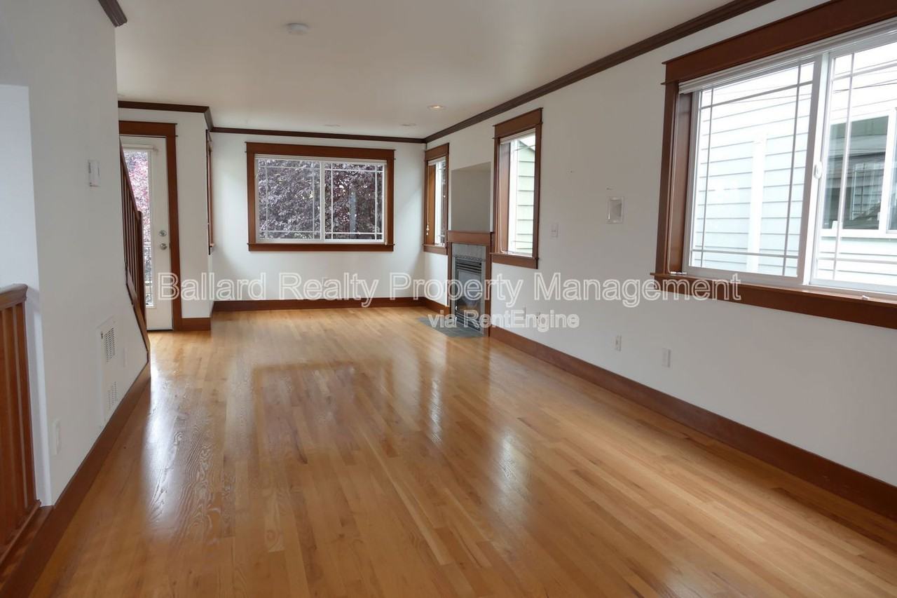 913 Nw 51st St - Photo 4 of 24