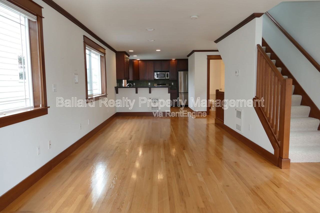 913 Nw 51st St - Photo 5 of 24