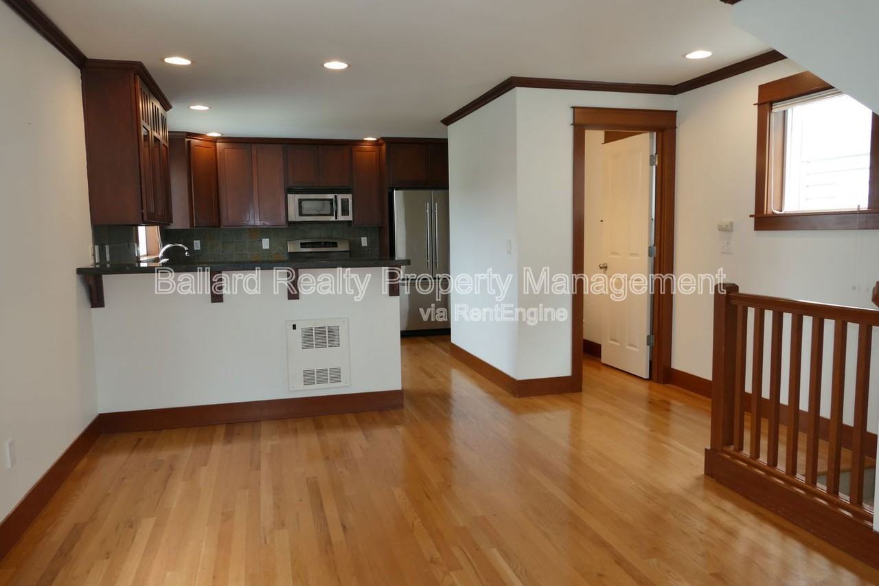 913 Nw 51st St - Photo 6 of 24