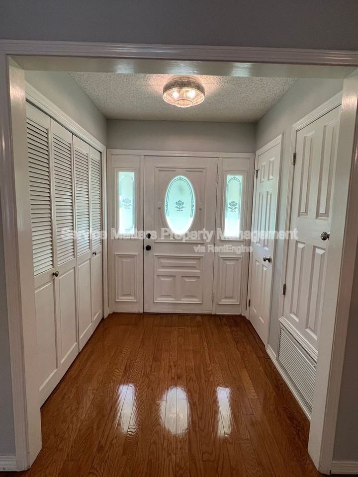 3143 Aarons Way - Photo 5 of 40