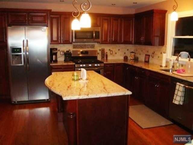 44 Lenape Rd - Photo 3 of 17