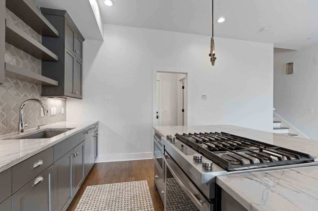 206A S 10th St - Photo 5 of 33