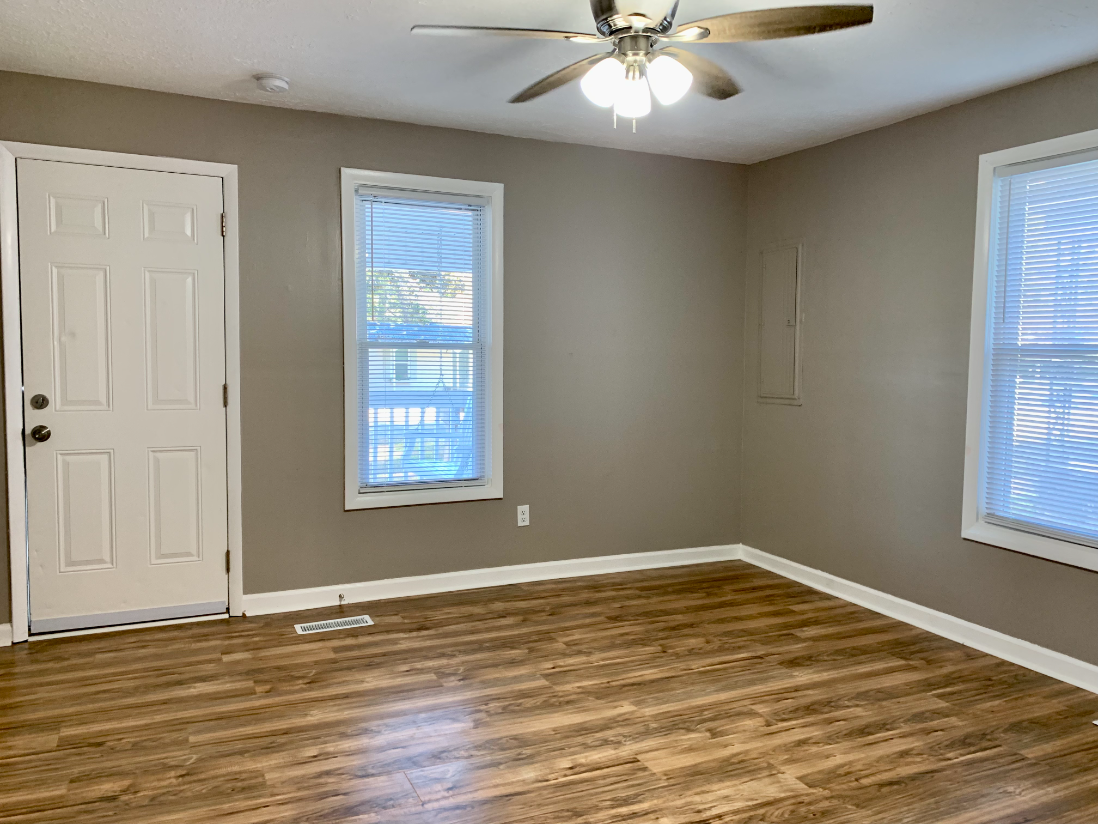 1218 Stevens Ave Ne - Photo 3 of 15