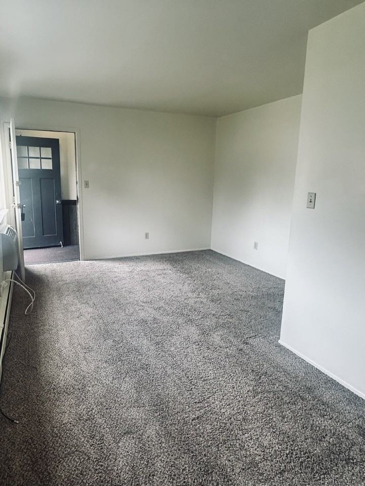 2911 Ronan St - Photo 3 of 9