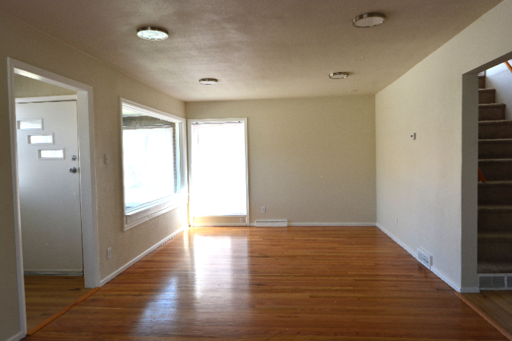 1001 E 22nd St Apt A - Photo 3 of 25