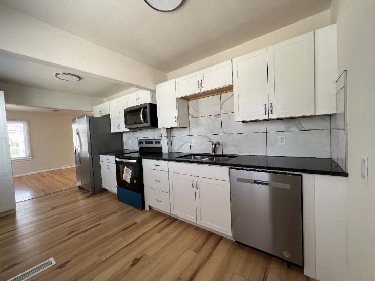 1001 E 22nd St Apt A - Photo 6 of 25
