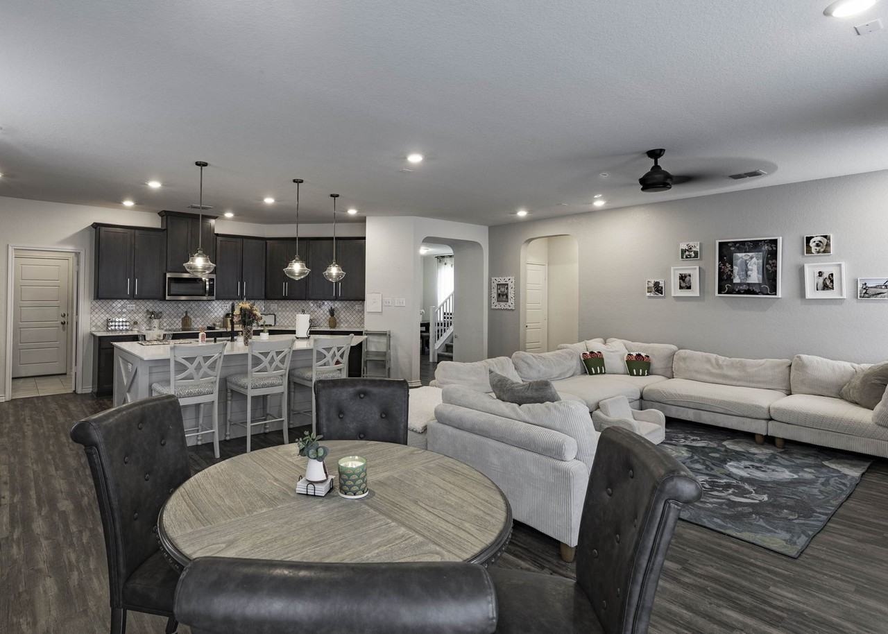 217 Landmark Cv - Photo 2 of 23