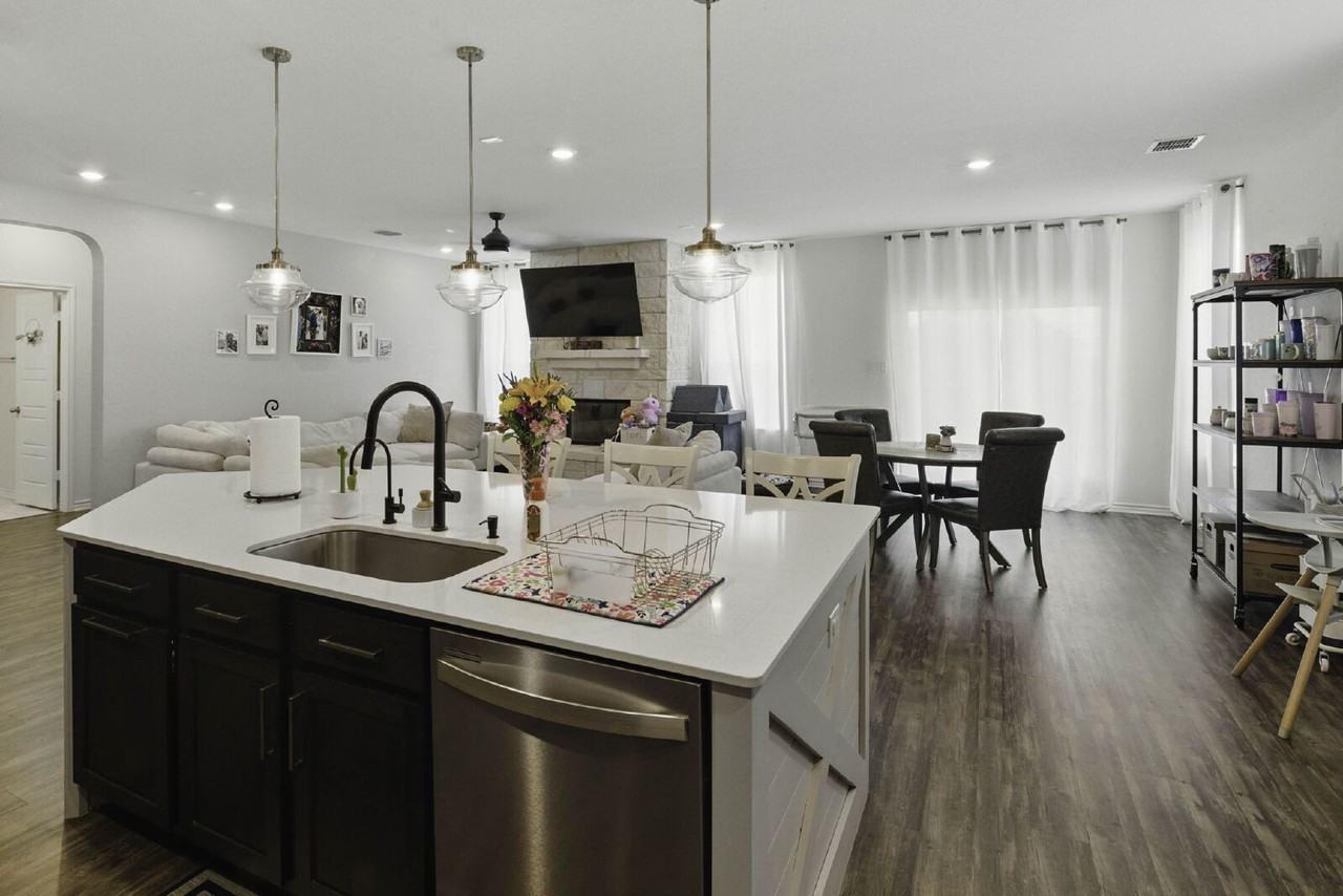 217 Landmark Cv - Photo 3 of 23