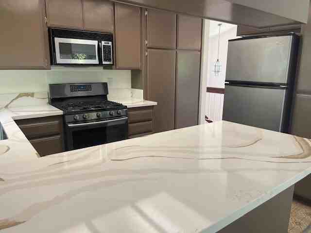 2806 Cacatua St - Photo 4 of 20