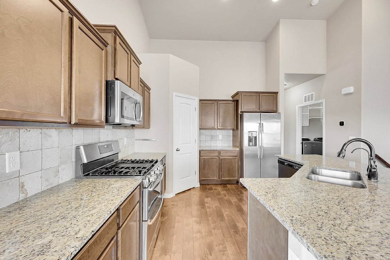 8173 Misty Moon Dr - Photo 7 of 50