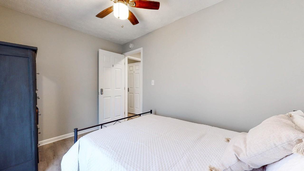 1671 Canberra Dr - Photo 4 of 25