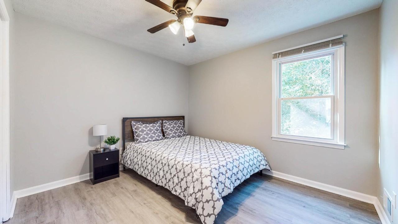 1671 Canberra Dr - Photo 5 of 25