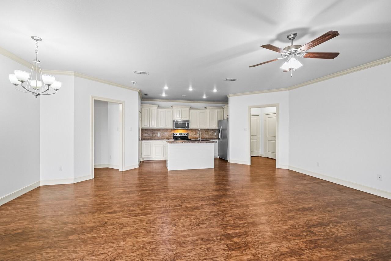 9806 Avenue V #B - Photo 6 of 20