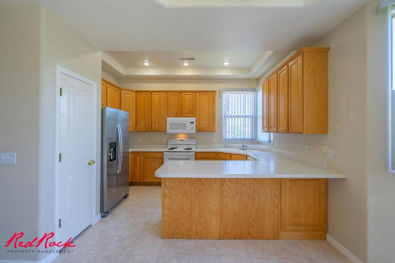 2326 E 140 S - Photo 2 of 39