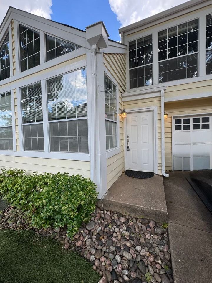 Baystone Town Homes - Photo 6 of 35