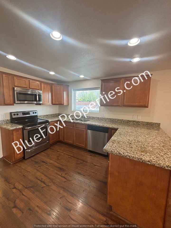 2898 E Weymouth Cir - Photo 2 of 28