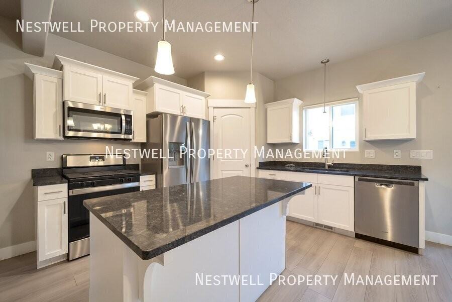 8704 N Pebble Aly - Photo 2 of 29