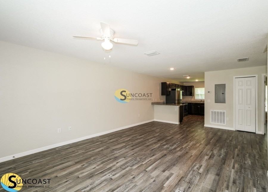 9106 N Peachtree Way - Photo 2 of 17