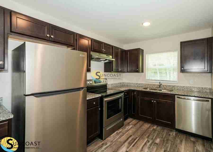 9106 N Peachtree Way - Photo 3 of 17