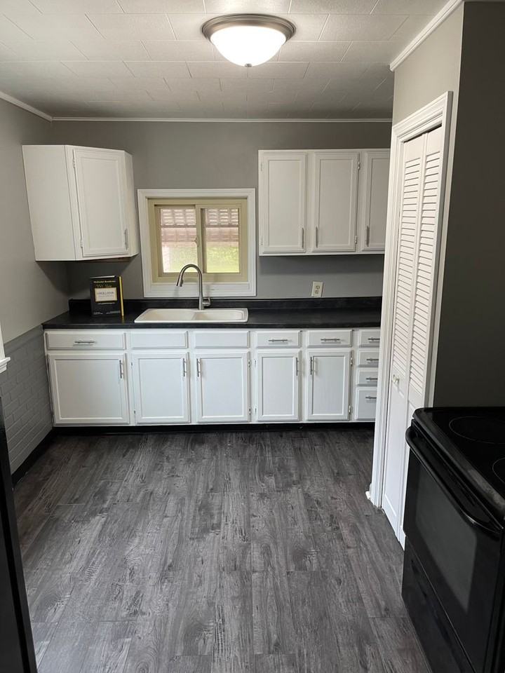 751 Vine Ave - Photo 3 of 14