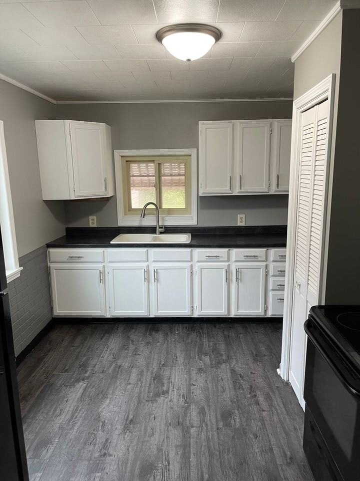 751 Vine Ave - Photo 5 of 14