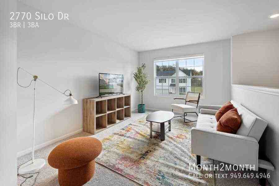 2770 Silo Dr - Photo 3 of 29