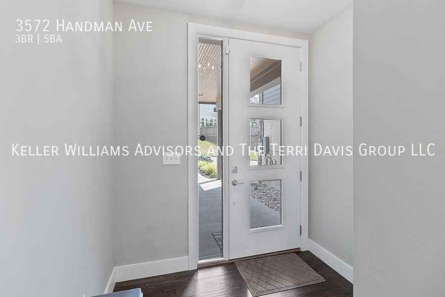 3572 Handman Ave - Photo 4 of 41